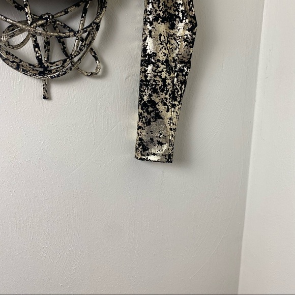 NWT. Meraki (Urban Outfitters ) Young Comtemporary Top. Gold and Black. Sz M - Picture 6 of 14